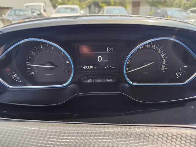 Peugeot 2008 1.2 PureTech Allure, 110 к.с - автомобили, коли, обяви за нови и употребявани 11