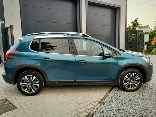 Peugeot 2008 1.5 Blue HDi 6ск. ЕСО* НАВИГАЦИЯ* КАМЕРА - автомобили, коли, обяви за нови и употребявани 2