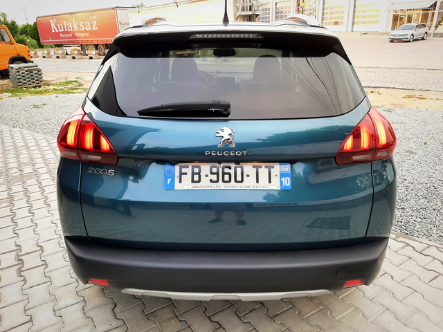 Peugeot 2008 1.5 Blue HDi 6ск. ЕСО* НАВИГАЦИЯ* КАМЕРА - автомобили, коли, обяви за нови и употребявани 4