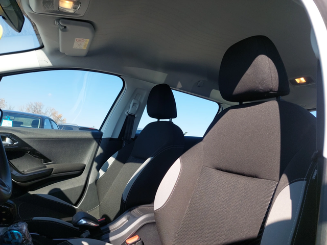 Peugeot 2008 1.2 - автомобили, коли, обяви за нови и употребявани 12