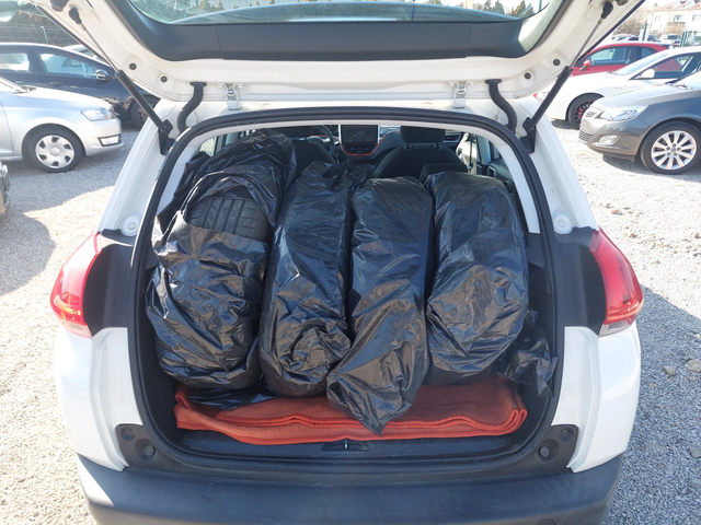 Peugeot 2008 1.2 - автомобили, коли, обяви за нови и употребявани 8