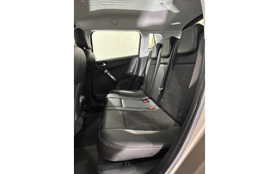 Peugeot 2008 - автомобили, коли, обяви за нови и употребявани 11