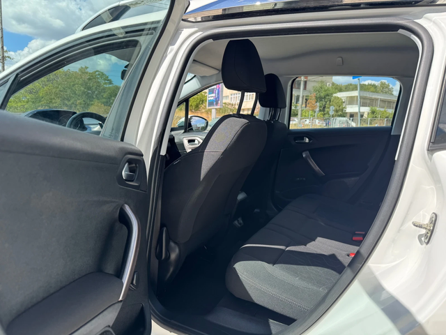 Peugeot 2008 1.4HDI* ALLURE* WHITE-PEARL - автомобили, коли, обяви за нови и употребявани 10