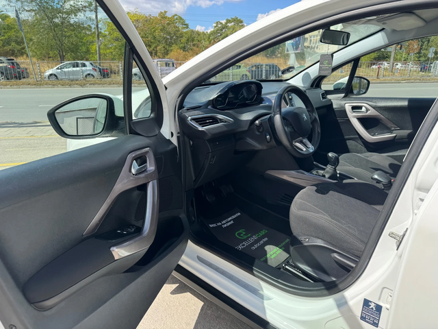 Peugeot 2008 1.4HDI* ALLURE* WHITE-PEARL - автомобили, коли, обяви за нови и употребявани 7