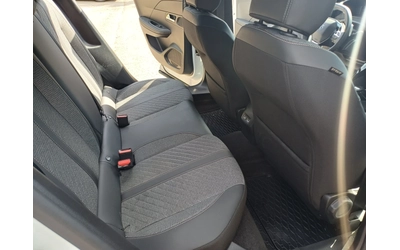 Peugeot 2008 1.2 HYBRID ALLURE - автомобили, коли, обяви за нови и употребявани 12