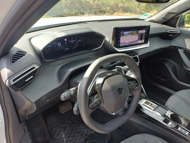 Peugeot 2008 1.2 HYBRID ALLURE - автомобили, коли, обяви за нови и употребявани 9