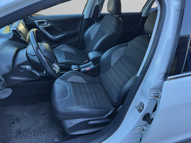 Peugeot 2008 ALLURE 1.2 THP 110 BVA6 - автомобили, коли, обяви за нови и употребявани 10