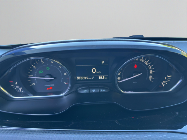 Peugeot 2008 ALLURE 1.2 THP 110 BVA6 - автомобили, коли, обяви за нови и употребявани 12