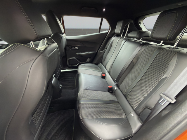 Peugeot 2008 GT 1.2 PureTech 130 EAT8 EURO6 - автомобили, коли, обяви за нови и употребявани 11