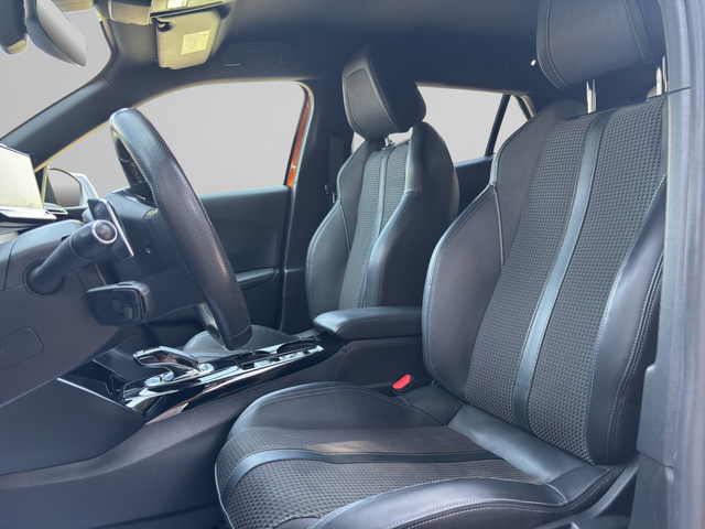 Peugeot 2008 GT 1.2 PureTech 130 EAT8 EURO6 - автомобили, коли, обяви за нови и употребявани 10