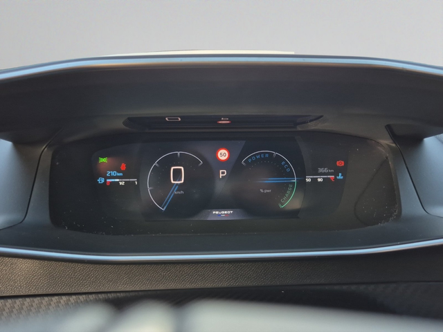 Peugeot 2008 GT 1.2 PureTech 145 HYBRID 48V - автомобили, коли, обяви за нови и употребявани 11