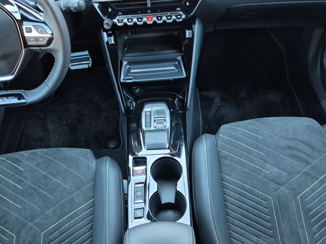 Peugeot 2008 GT 1.2 PureTech 145 HYBRID 48V - автомобили, коли, обяви за нови и употребявани 13