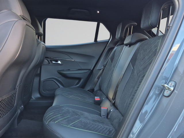 Peugeot 2008 GT 1.2 PureTech 145 HYBRID 48V - автомобили, коли, обяви за нови и употребявани 14