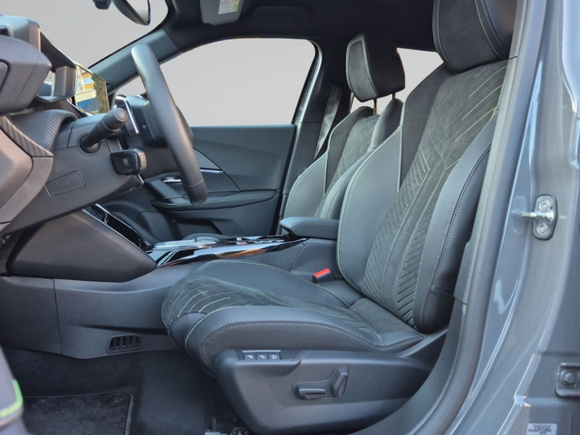 Peugeot 2008 GT 1.2 PureTech 145 HYBRID 48V - автомобили, коли, обяви за нови и употребявани 9