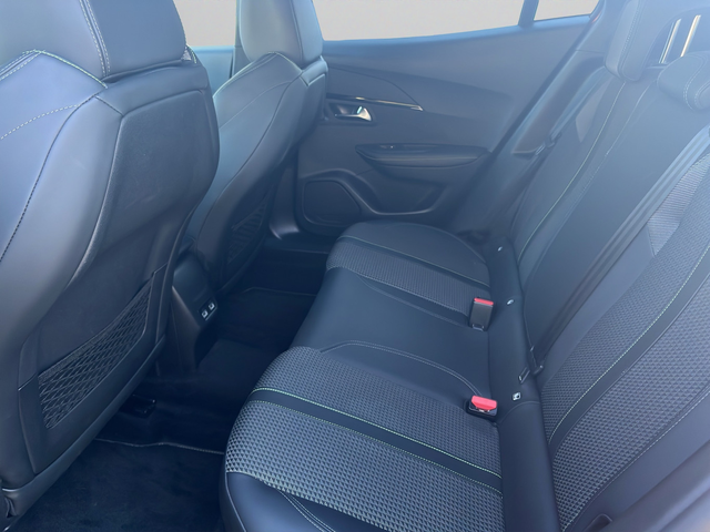 Peugeot 2008 GT - автомобили, коли, обяви за нови и употребявани 12