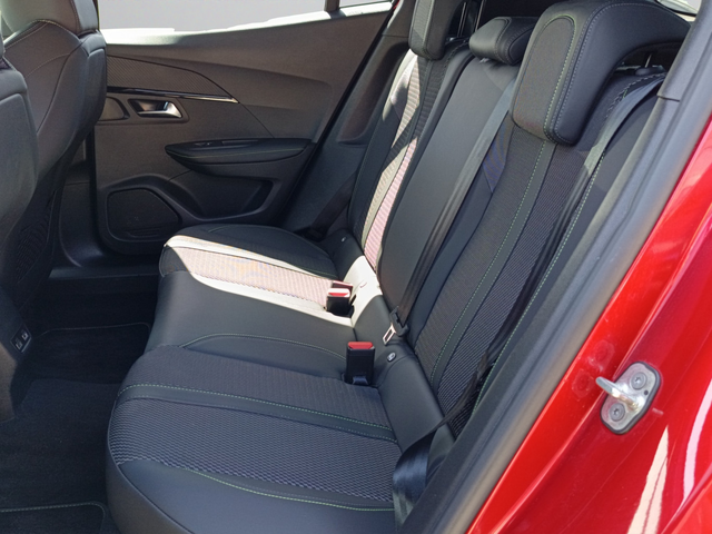Peugeot 2008 GT - автомобили, коли, обяви за нови и употребявани 13
