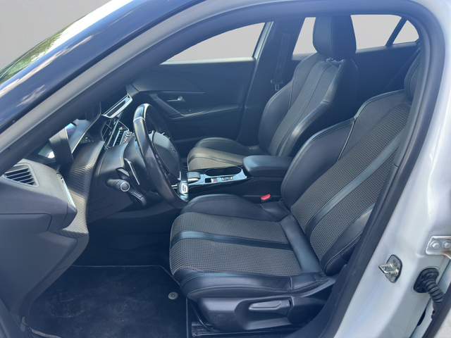 Peugeot 2008 GT - автомобили, коли, обяви за нови и употребявани 9