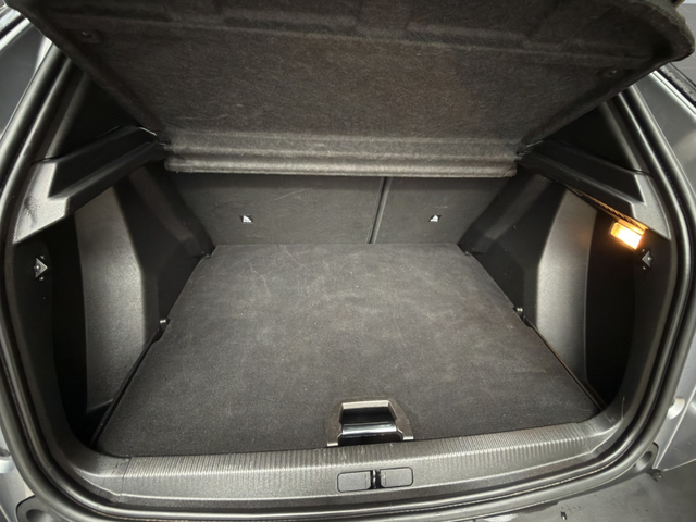 Peugeot 2008 New Line Up ALLURE 1.2 PureTech 130 EAT8 EURO6 - автомобили, коли, обяви за нови и употребявани 12