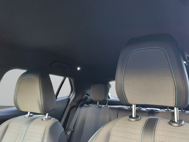 Peugeot 2008 New Line Up ALLURE 1.2 PureTech 130 EAT8 EURO6 - автомобили, коли, обяви за нови и употребявани 12