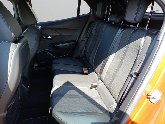 Peugeot 2008 NEW SUV GT Line 1,5 BlueHDi 130 EAT8 EURO6 - автомобили, коли, обяви за нови и употребявани 12