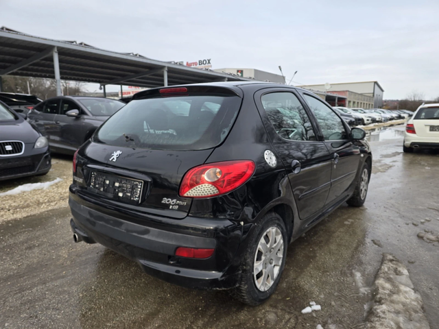 Peugeot 206 Plus Фабрична газ - автомобили, коли, обяви за нови и употребявани 2