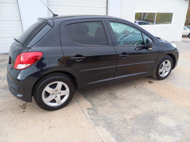Peugeot 207 1.4i * GPL* 150000km* UNIKAT* - автомобили, коли, обяви за нови и употребявани 12