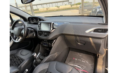 Peugeot 208 1.2i* 2016г.* 115.000КМ* НОВ* Топ Състояние* РЪЧКА - автомобили, коли, обяви за нови и употребявани 10
