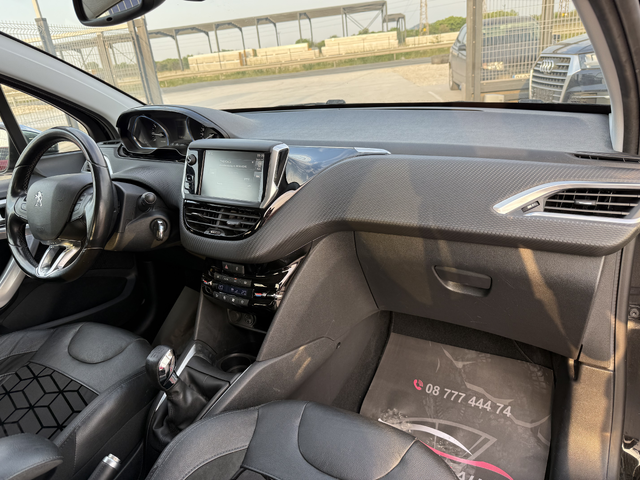Peugeot 208 1.2i* 2016г.* 115.000КМ* НОВ* Топ Състояние* РЪЧКА - автомобили, коли, обяви за нови и употребявани 10