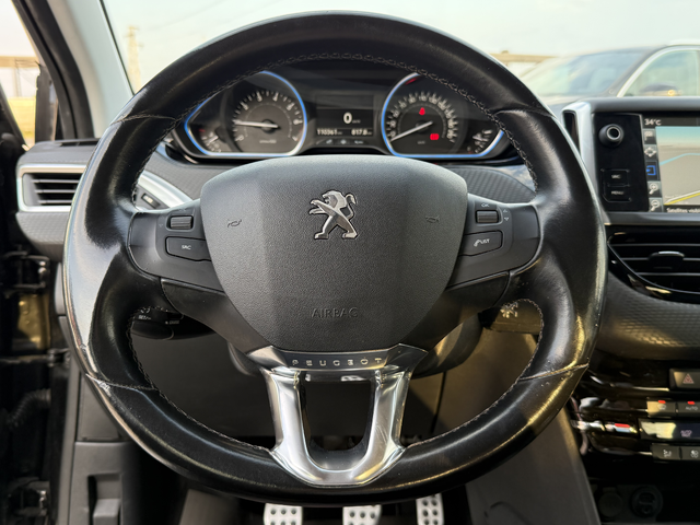 Peugeot 208 1.2i* 2016г.* 115.000КМ* НОВ* Топ Състояние* РЪЧКА - автомобили, коли, обяви за нови и употребявани 12