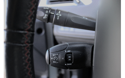 Peugeot 208 1.2i/e-THP/KAMERA/TOP - автомобили, коли, обяви за нови и употребявани 15