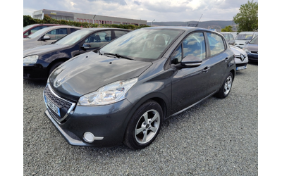 peugeot-208-1-4-hdi - 0