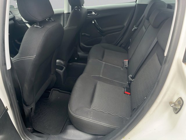 Peugeot 208 - автомобили, коли, обяви за нови и употребявани 9