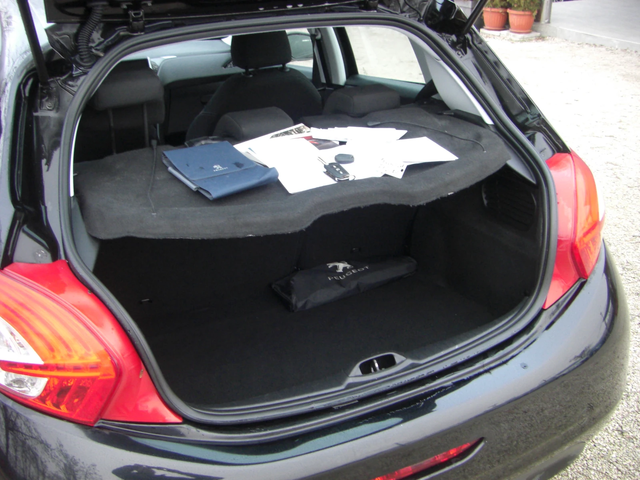 Peugeot 208 1.4hdi NAVI EURO 5B - автомобили, коли, обяви за нови и употребявани 15