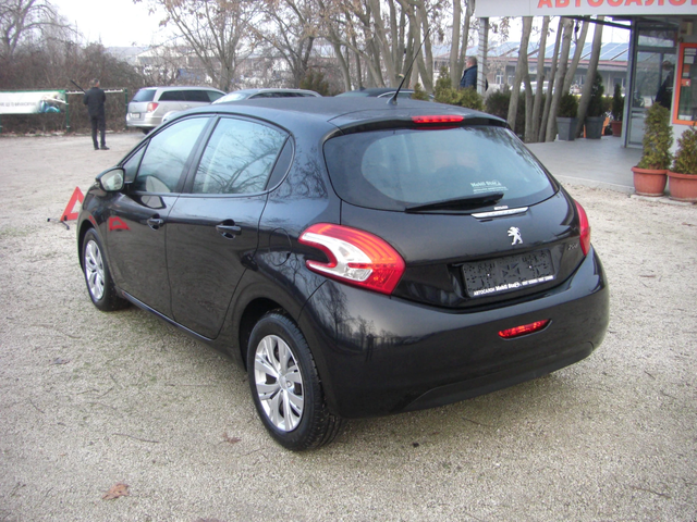 Peugeot 208 1.4hdi NAVI EURO 5B - автомобили, коли, обяви за нови и употребявани 2