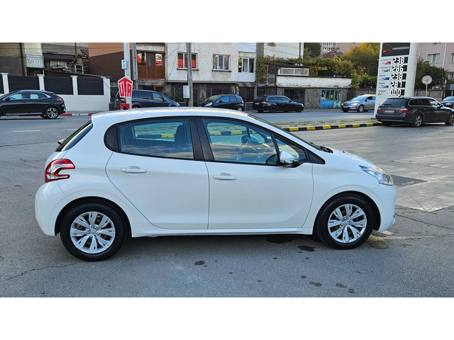 Peugeot 208 1.4 Hdi Klima/Navig - автомобили, коли, обяви за нови и употребявани 5