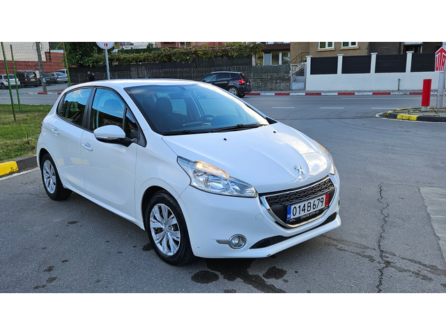 Peugeot 208 1.4 Hdi Klima/Navig - автомобили, коли, обяви за нови и употребявани 6