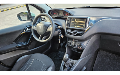 Peugeot 208 1.4 Hdi Klima/Navig - автомобили, коли, обяви за нови и употребявани 9
