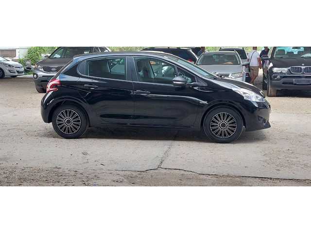 Peugeot 208 1.2 vti 115000km - автомобили, коли, обяви за нови и употребявани 9