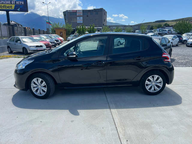 Peugeot 208 1.2I 85000km!!! - автомобили, коли, обяви за нови и употребявани 2
