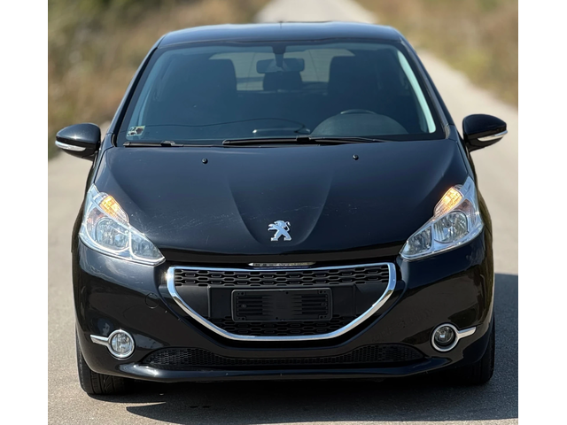 Peugeot 208 1.4HDI /70кс АВТОМАТ - автомобили, коли, обяви за нови и употребявани 1