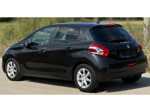 Peugeot 208 1.4HDI /70кс АВТОМАТ - автомобили, коли, обяви за нови и употребявани 3