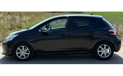 Peugeot 208 1.4HDI /70кс АВТОМАТ - автомобили, коли, обяви за нови и употребявани 7