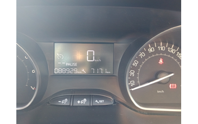 Peugeot 208 - автомобили, коли, обяви за нови и употребявани 10