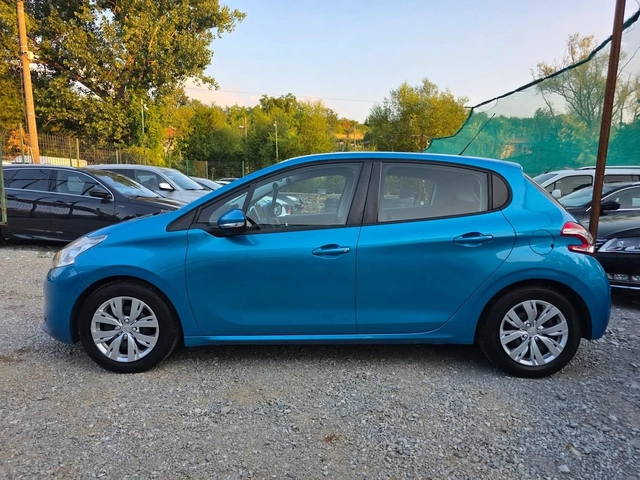 Peugeot 208 1.6HDI 92K.C. / КЛИМАТИК / НАВИГАЦИЯ - автомобили, коли, обяви за нови и употребявани 4