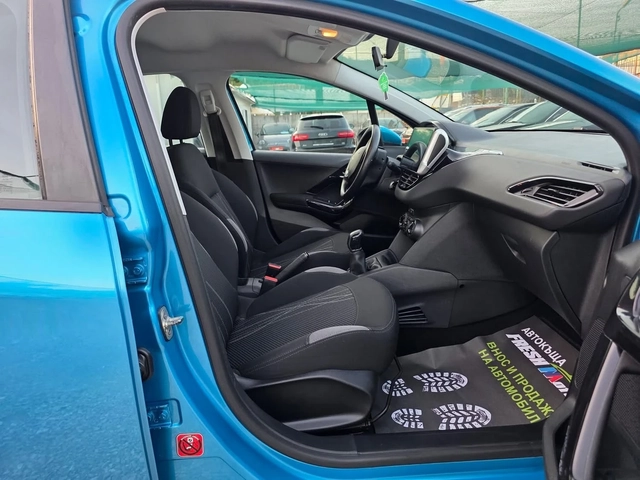Peugeot 208 1.6HDI 92K.C. / КЛИМАТИК / НАВИГАЦИЯ - автомобили, коли, обяви за нови и употребявани 9