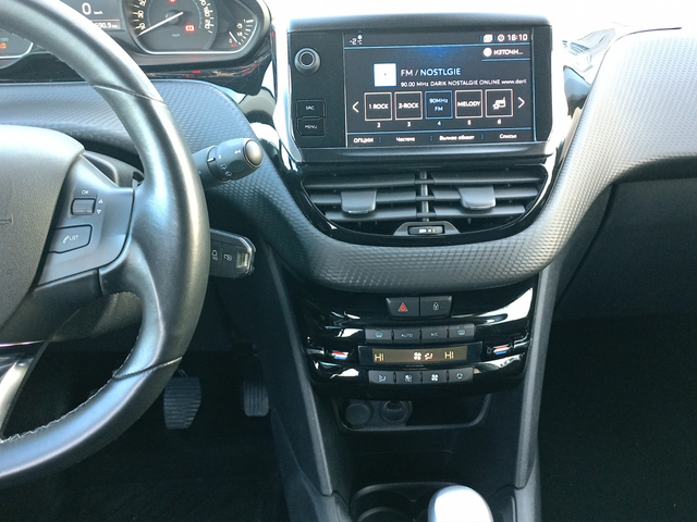 Peugeot 208 5P ALLURE 1.2 e-THP 110 BVM6 S&S EURO 6.2 - автомобили, коли, обяви за нови и употребявани 12