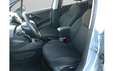 Peugeot 208 5P ALLURE 1.2 e-THP 110 BVM6 S&S EURO 6.2 - автомобили, коли, обяви за нови и употребявани 9