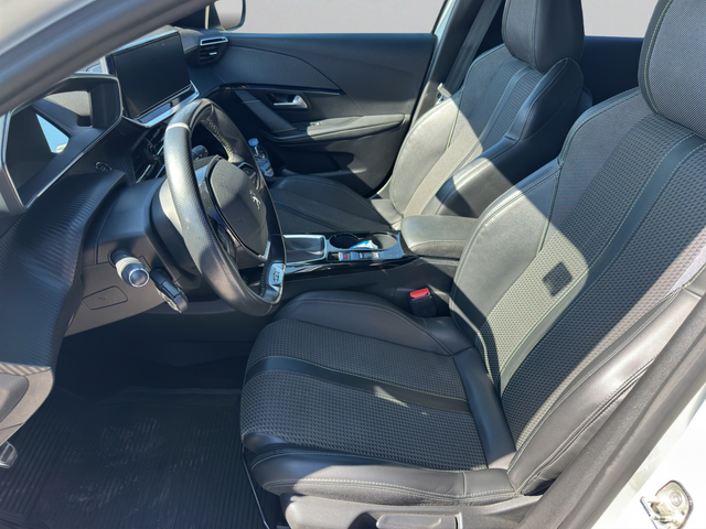 Peugeot 208 GT - автомобили, коли, обяви за нови и употребявани 10