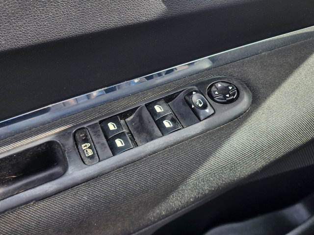 Peugeot 3008 2.0HDI - автомобили, коли, обяви за нови и употребявани 9