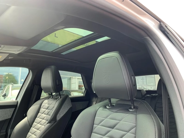 Peugeot 3008 e GT DISTR Winter Pack+ 360* PANO Keyless Massage - автомобили, коли, обяви за нови и употребявани 9